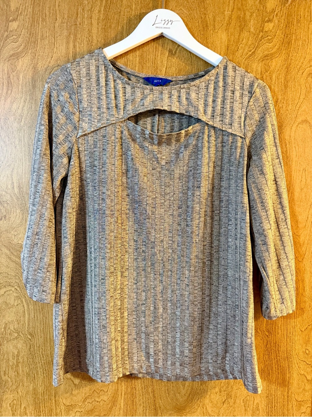 Apt. 9 Women's Gray/Taupe Ribbed Keyhole 3/4 Sleeve Top